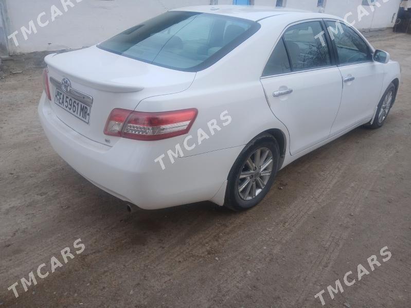 Toyota Camry 2010 - 155 000 TMT - Тагтабазар - img 2