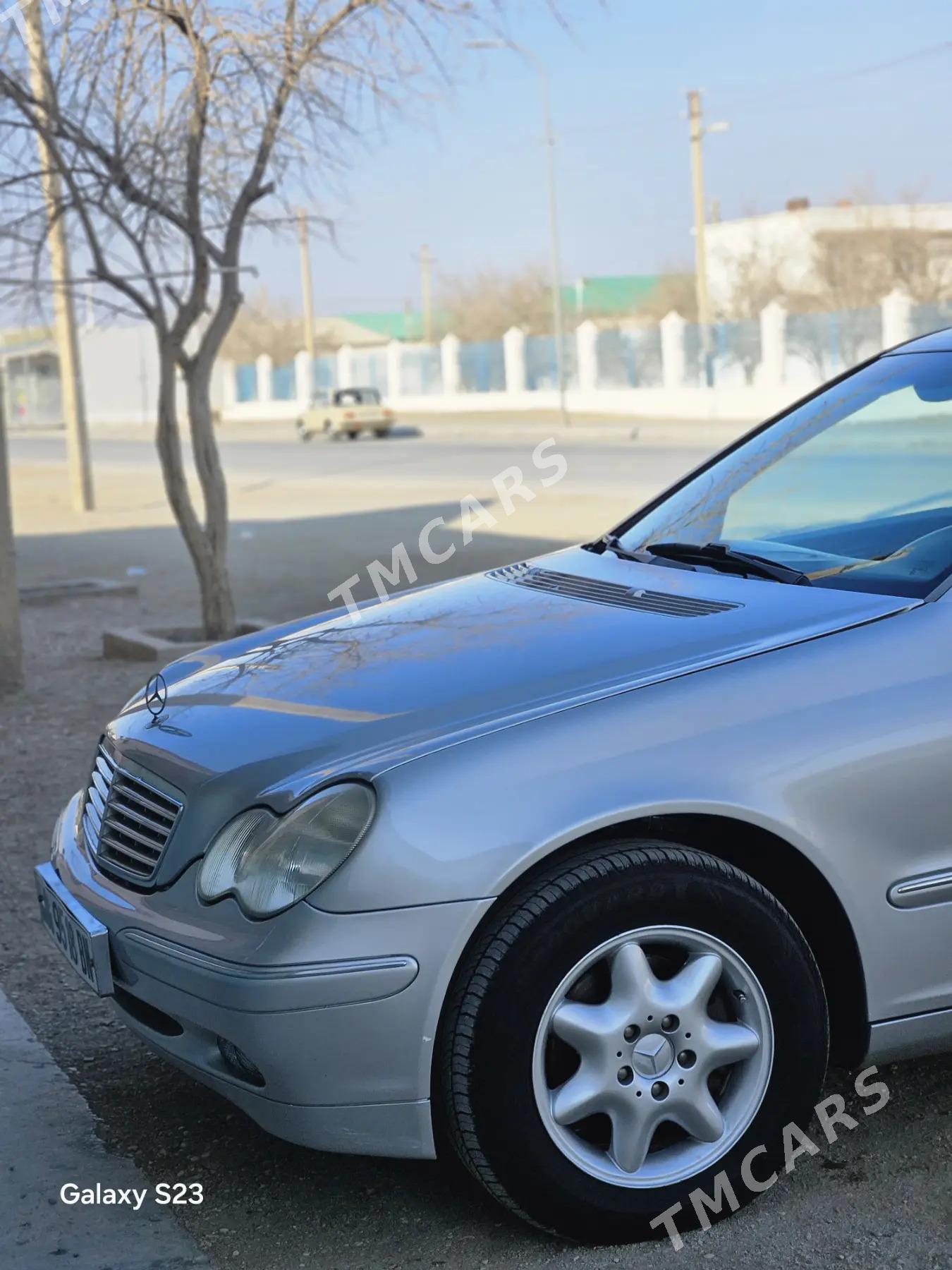 Mercedes-Benz C-Class 2001 - 85 000 TMT - Гумдаг - img 2