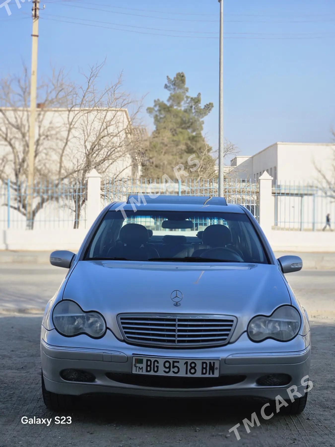 Mercedes-Benz C-Class 2001 - 85 000 TMT - Гумдаг - img 5