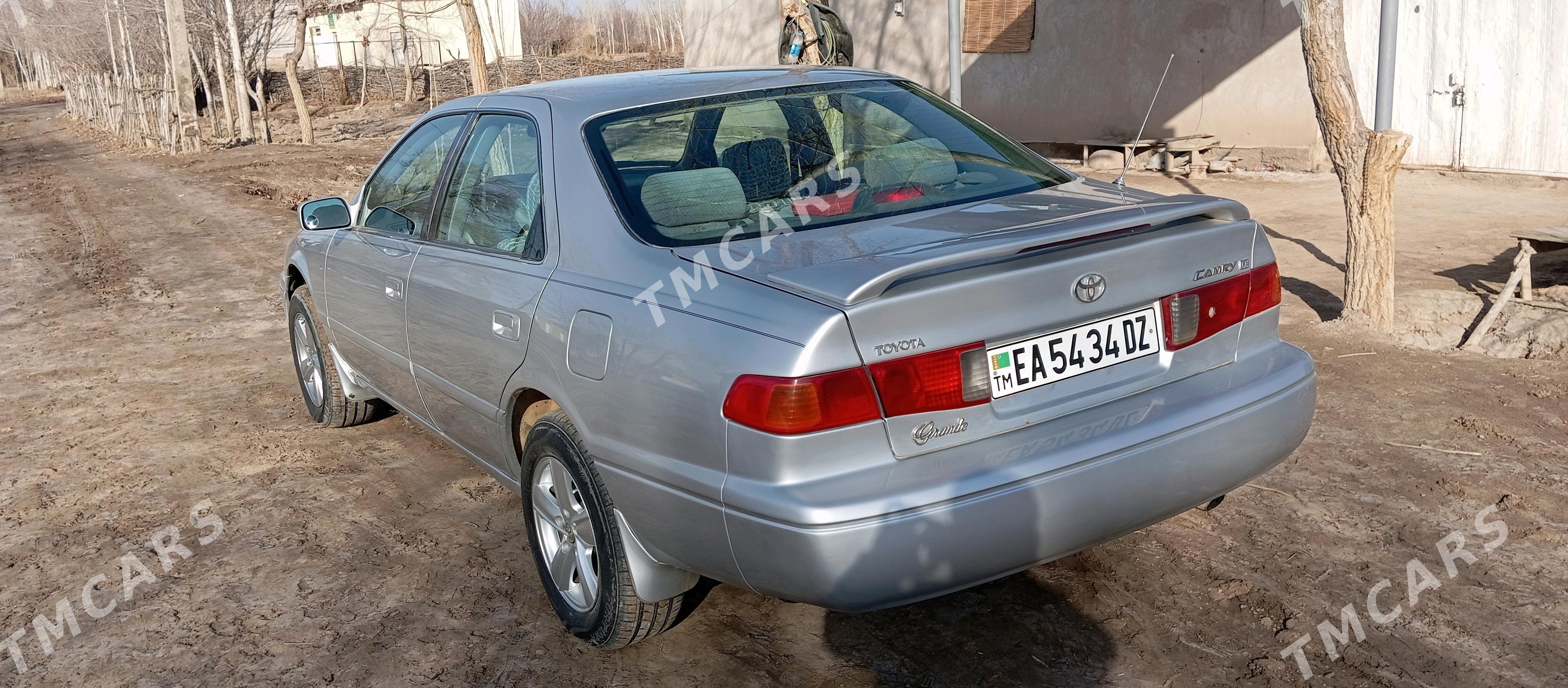 Toyota Camry 2001 - 140 000 TMT - Köneürgenç - img 2