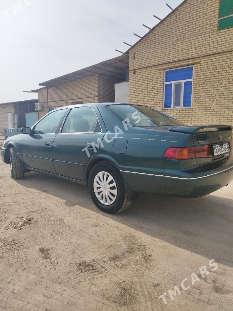 Toyota Camry 1997 - 95 000 TMT - Halaç - img 6