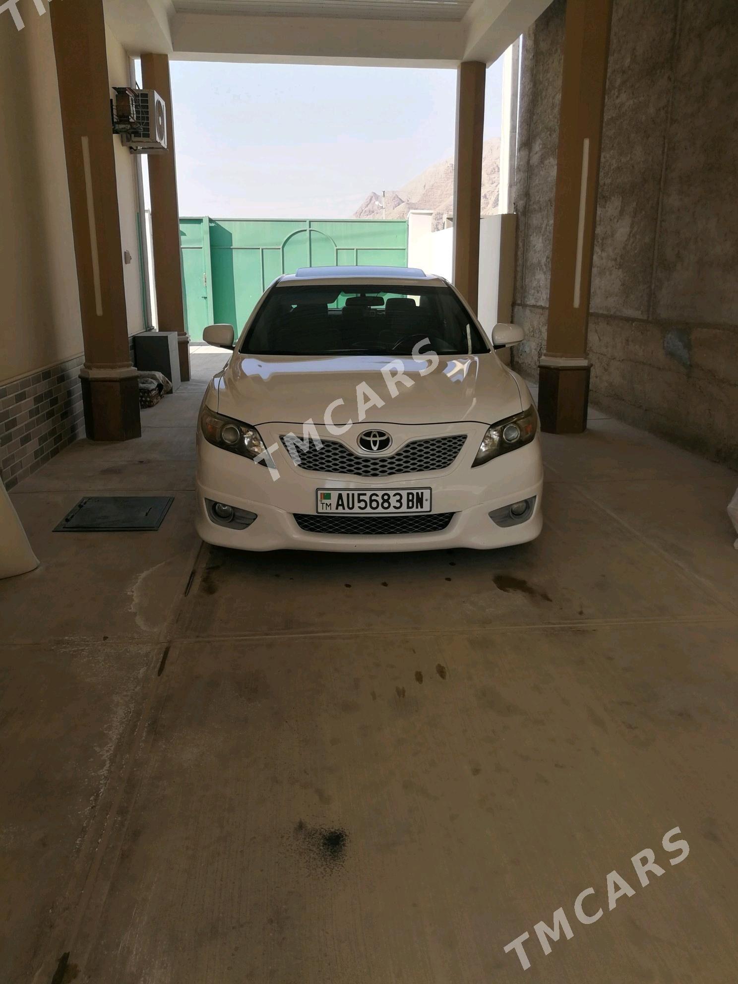 Toyota Camry 2010 - 165 000 TMT - Балканабат - img 2