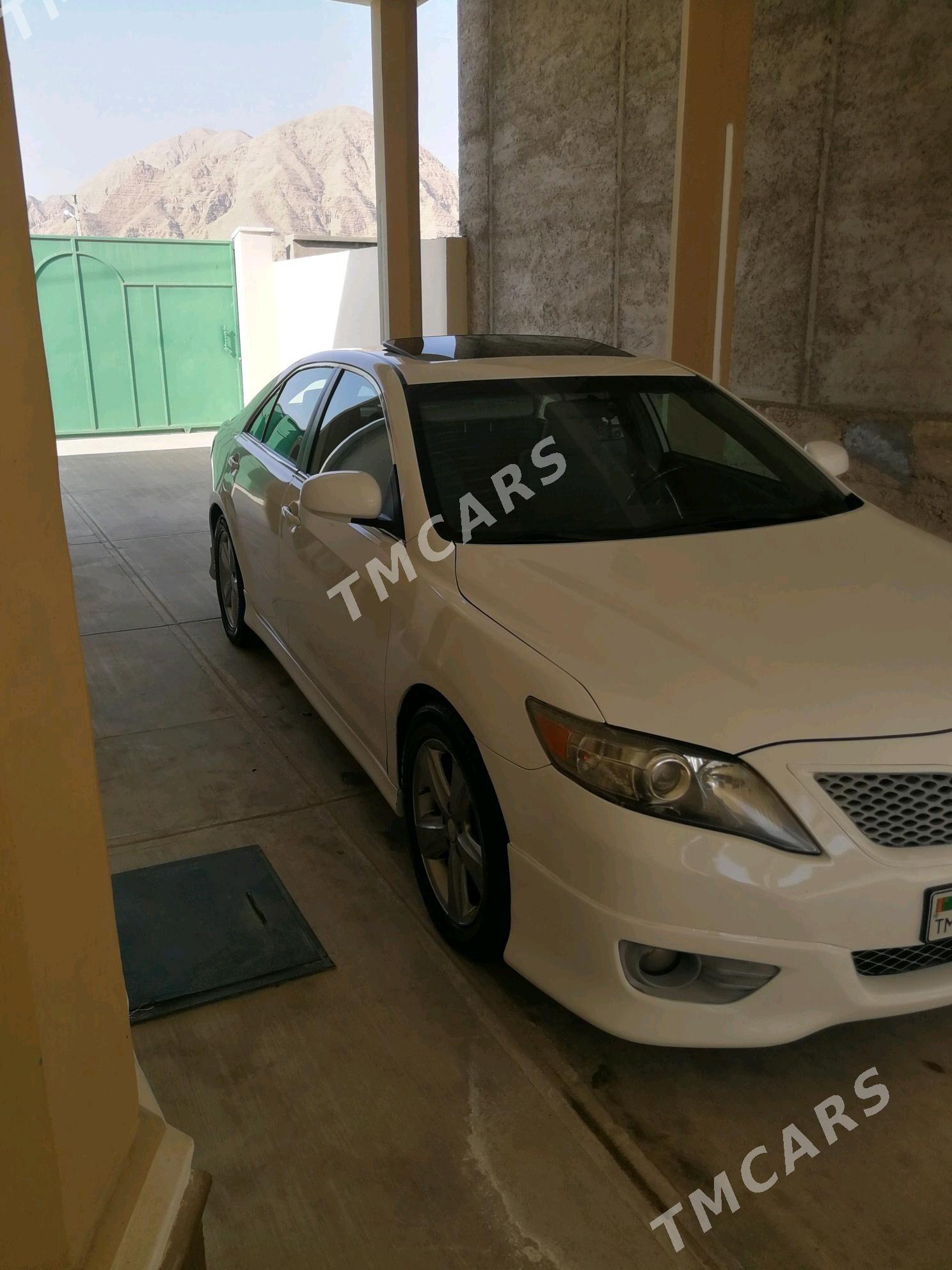 Toyota Camry 2010 - 165 000 TMT - Балканабат - img 5