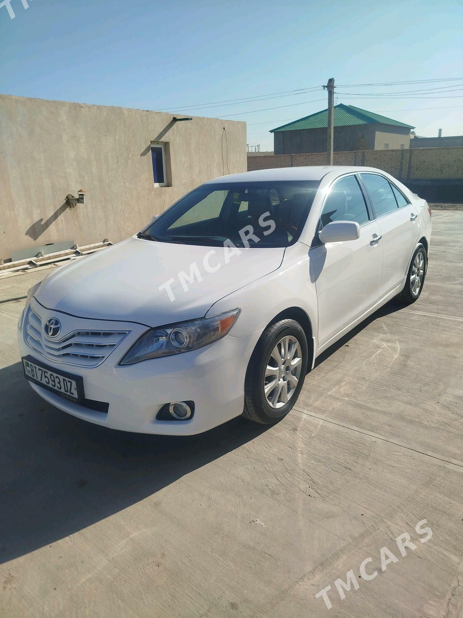 Toyota Camry 2010 - 170 000 TMT - Дашогуз - img 4