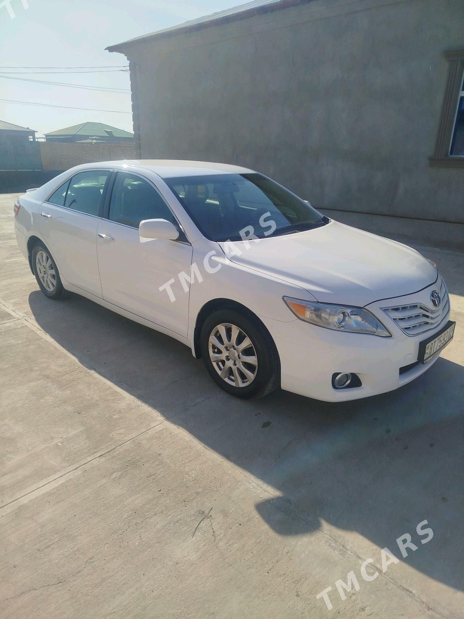 Toyota Camry 2010 - 170 000 TMT - Дашогуз - img 3