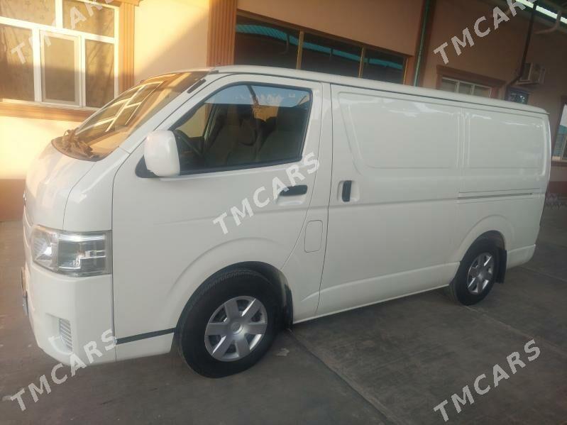 Toyota Hiace 2017 - 370 000 TMT - Бузмеин - img 3