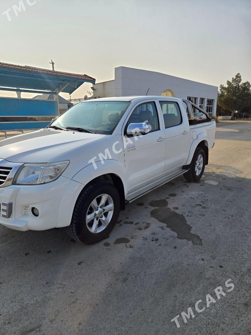 Toyota Hilux 2014 - 400 000 TMT - Bäherden - img 3