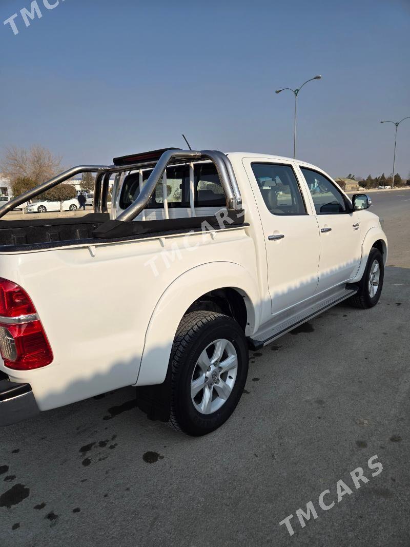 Toyota Hilux 2014 - 400 000 TMT - Bäherden - img 2