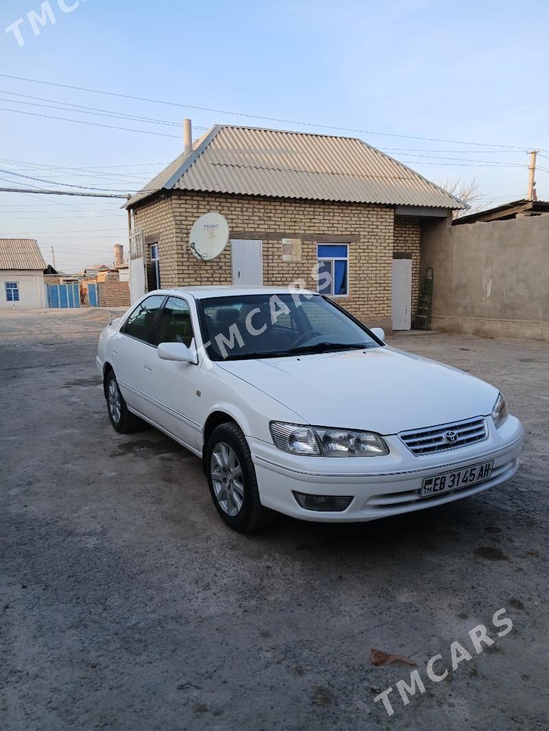 Toyota Camry 2001 - 110 000 TMT - Теджен - img 3