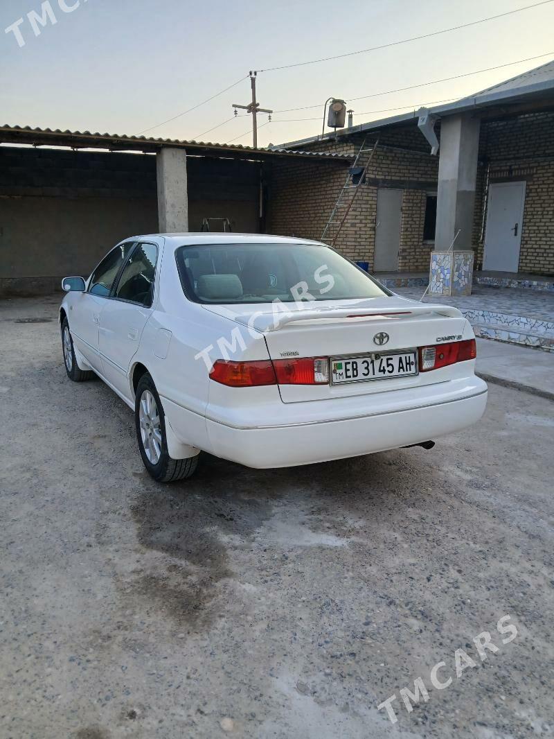 Toyota Camry 2001 - 110 000 TMT - Теджен - img 4