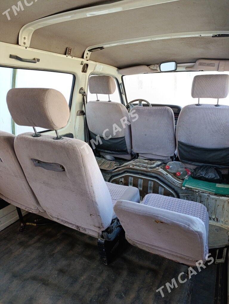 Toyota Hiace 2008 - 60 000 TMT - Сейди - img 5