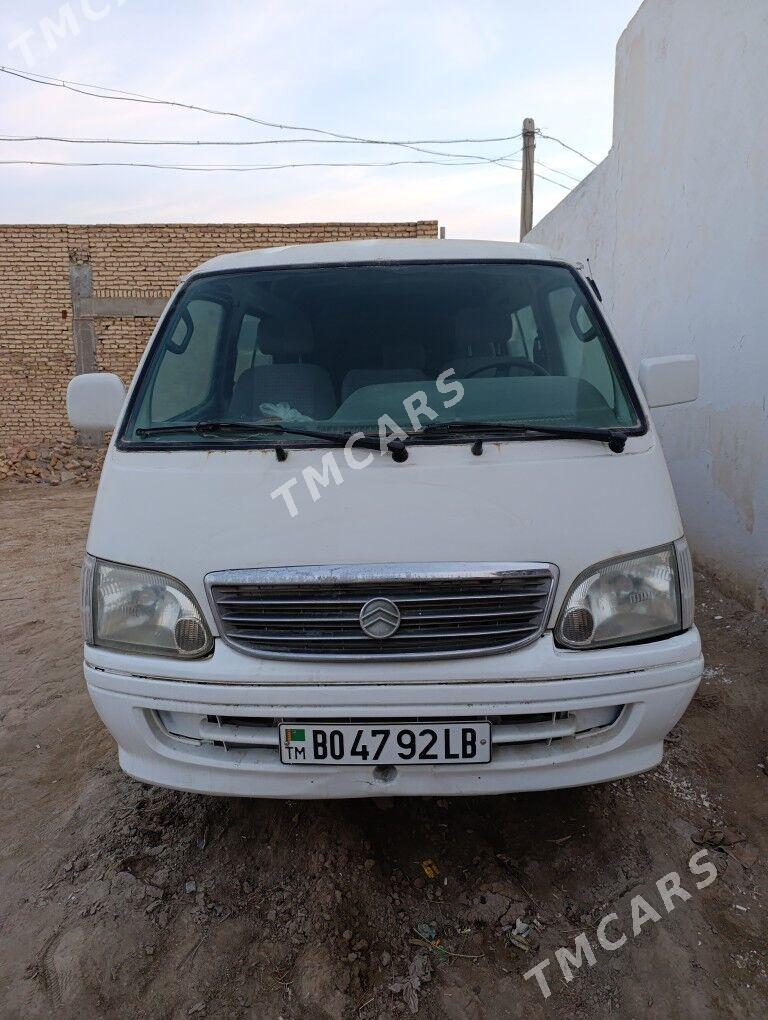 Toyota Hiace 2008 - 60 000 TMT - Сейди - img 3