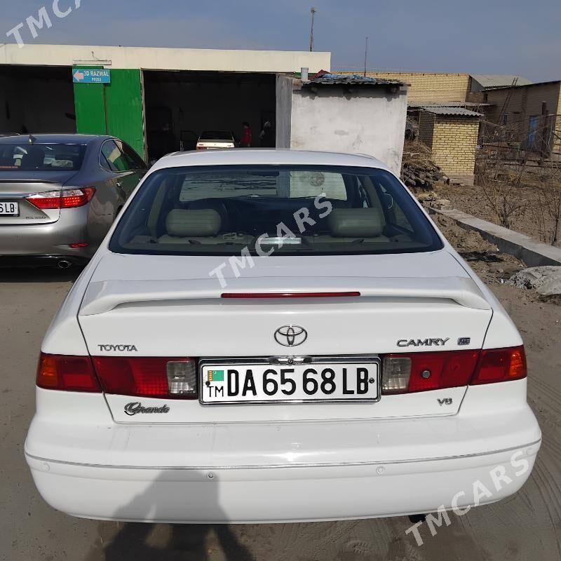 Toyota Camry 2001 - 145 000 TMT - Çärjew - img 2