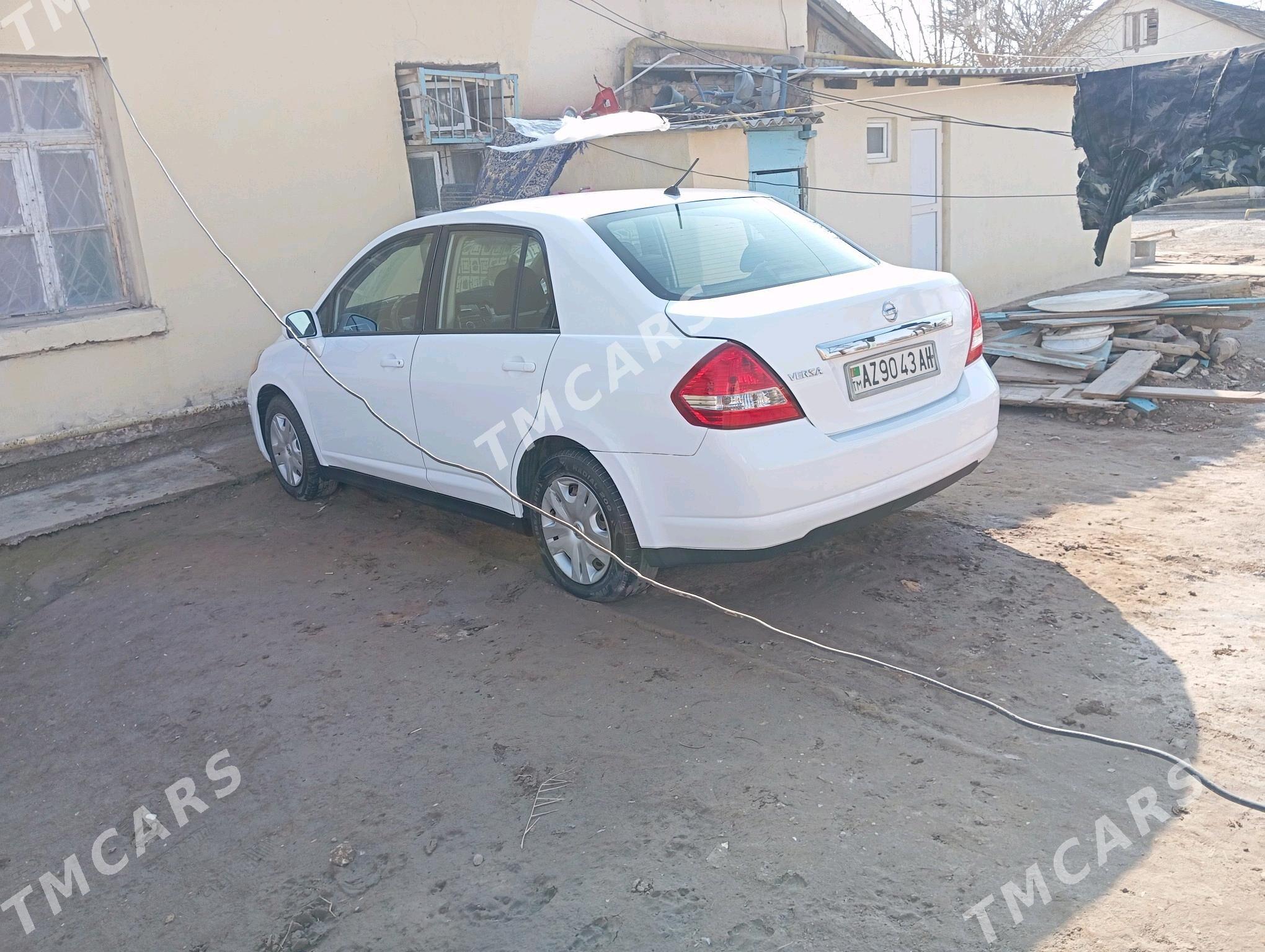 Nissan Versa 2010 - 120 000 TMT - Tejen - img 4