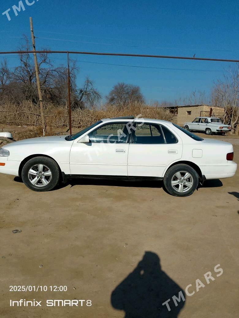 Toyota Camry 1994 - 75 000 TMT - Векильбазар - img 2