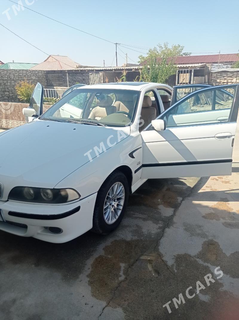 BMW E39 2002 - 85 000 TMT - Балканабат - img 5