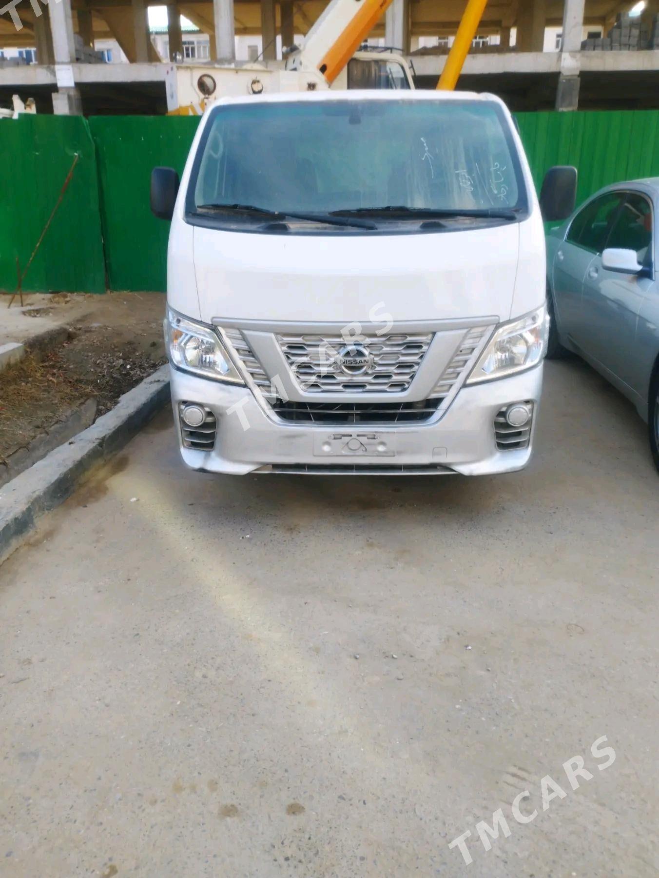 Nissan Urvan 2019 - 345 000 TMT - Mary - img 3