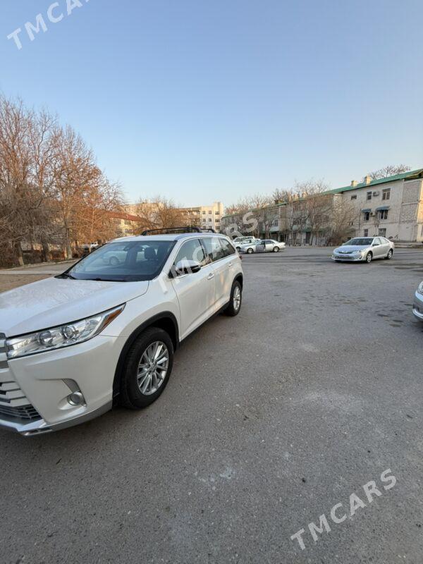 Toyota Highlander 2019 - 400 000 TMT - Ашхабад - img 5