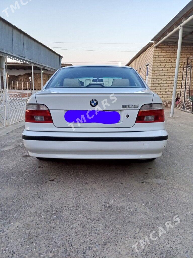 BMW 525 2003 - 84 000 TMT - Mary - img 2