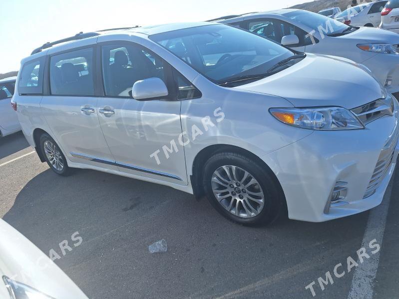 Toyota Sienna 2019 - 500 000 TMT - Ak bugdaý etraby - img 3