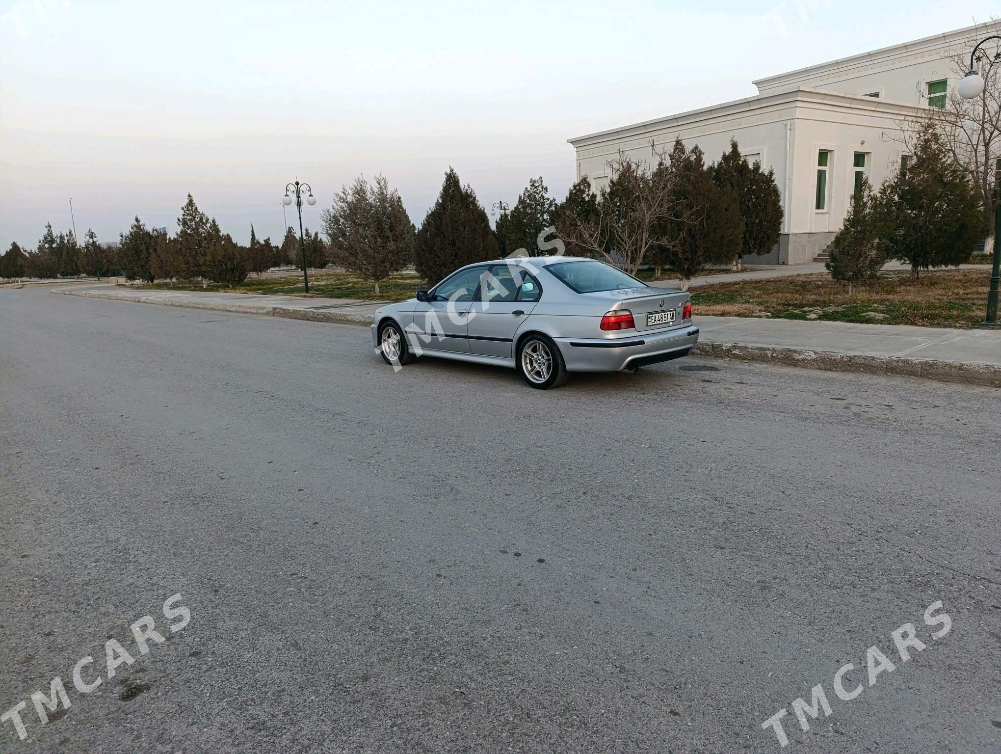 BMW E39 2000 - 89 000 TMT - Bäherden - img 2