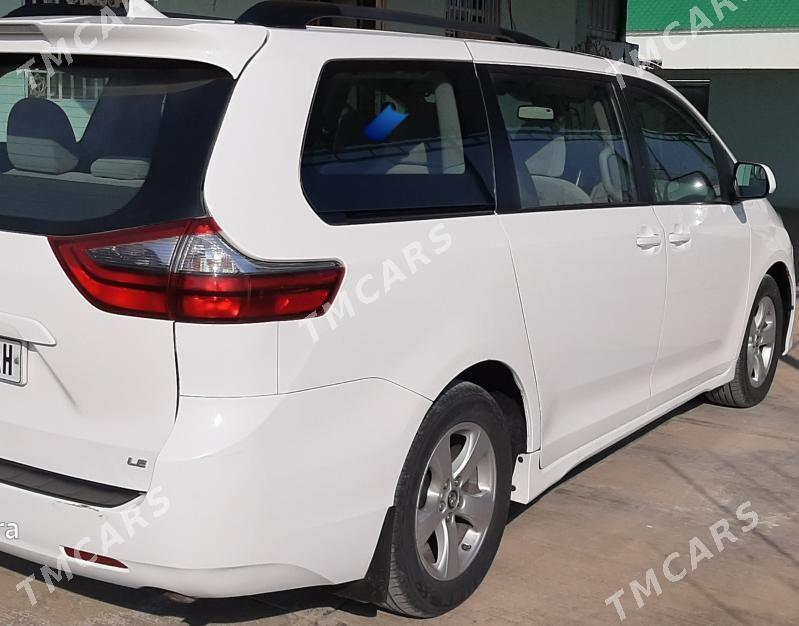 Toyota Sienna 2019 - 335 000 TMT - Гёкдепе - img 4