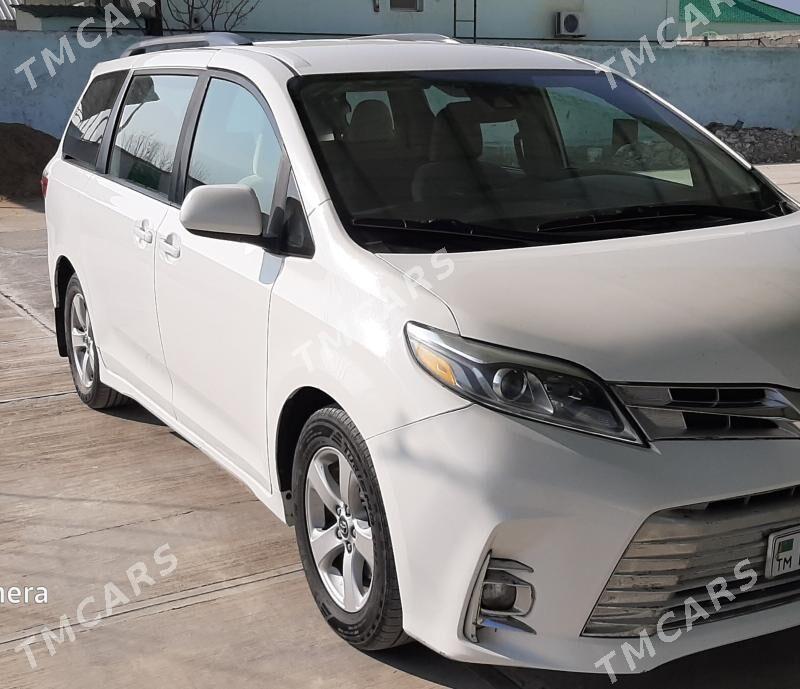 Toyota Sienna 2019 - 335 000 TMT - Гёкдепе - img 2