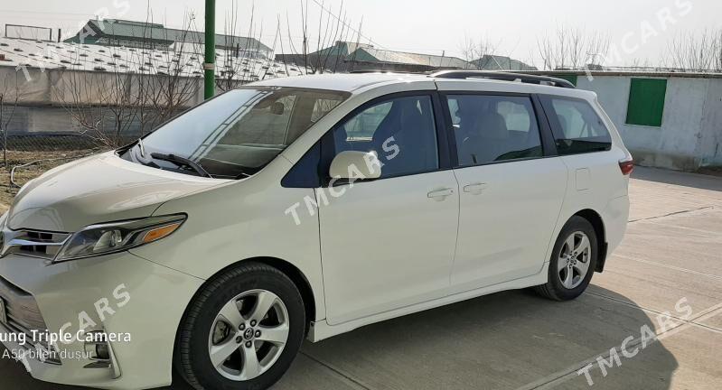 Toyota Sienna 2019 - 335 000 TMT - Гёкдепе - img 5