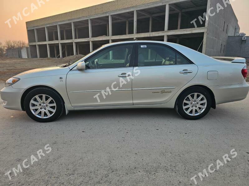 Toyota Camry 2004 - 205 000 TMT - Halaç - img 3