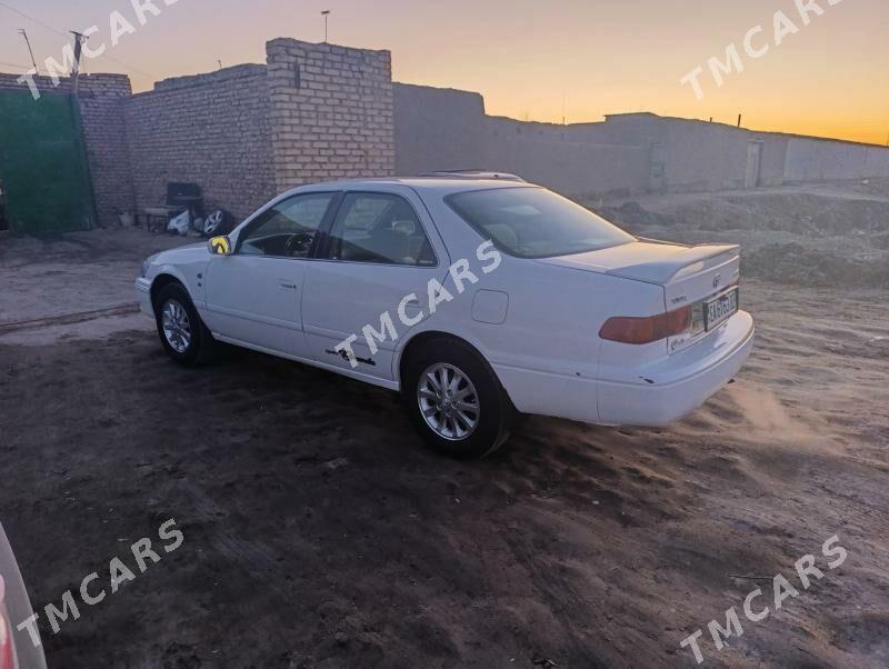 Toyota Camry 2000 - 135 000 TMT - Köneürgenç - img 4