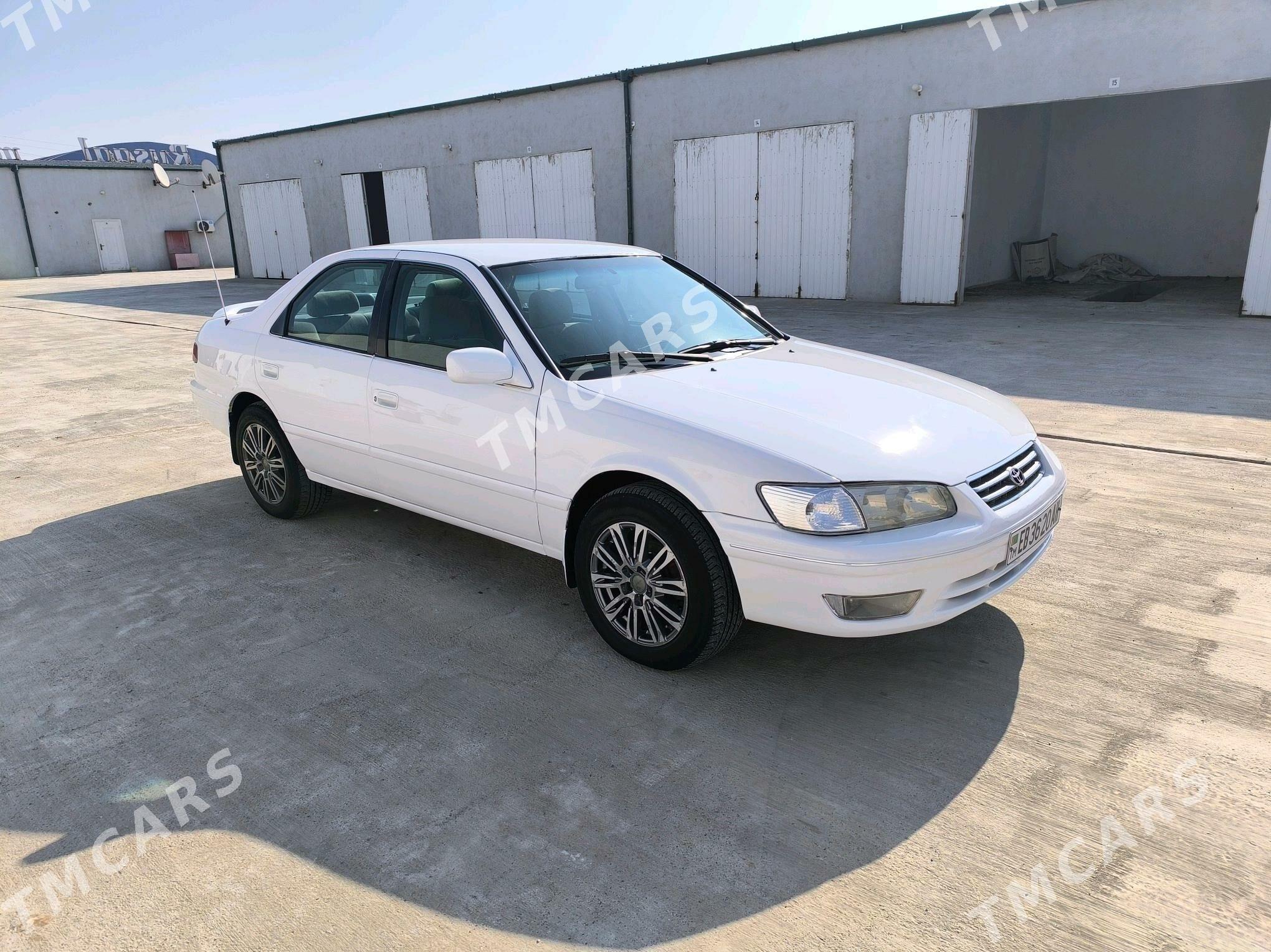 Toyota Camry 2001 - 114 000 TMT - Теджен - img 2