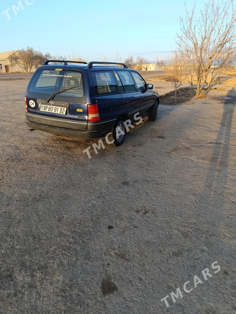 Opel Antara 1993 - 45 000 TMT - Gubadag - img 2