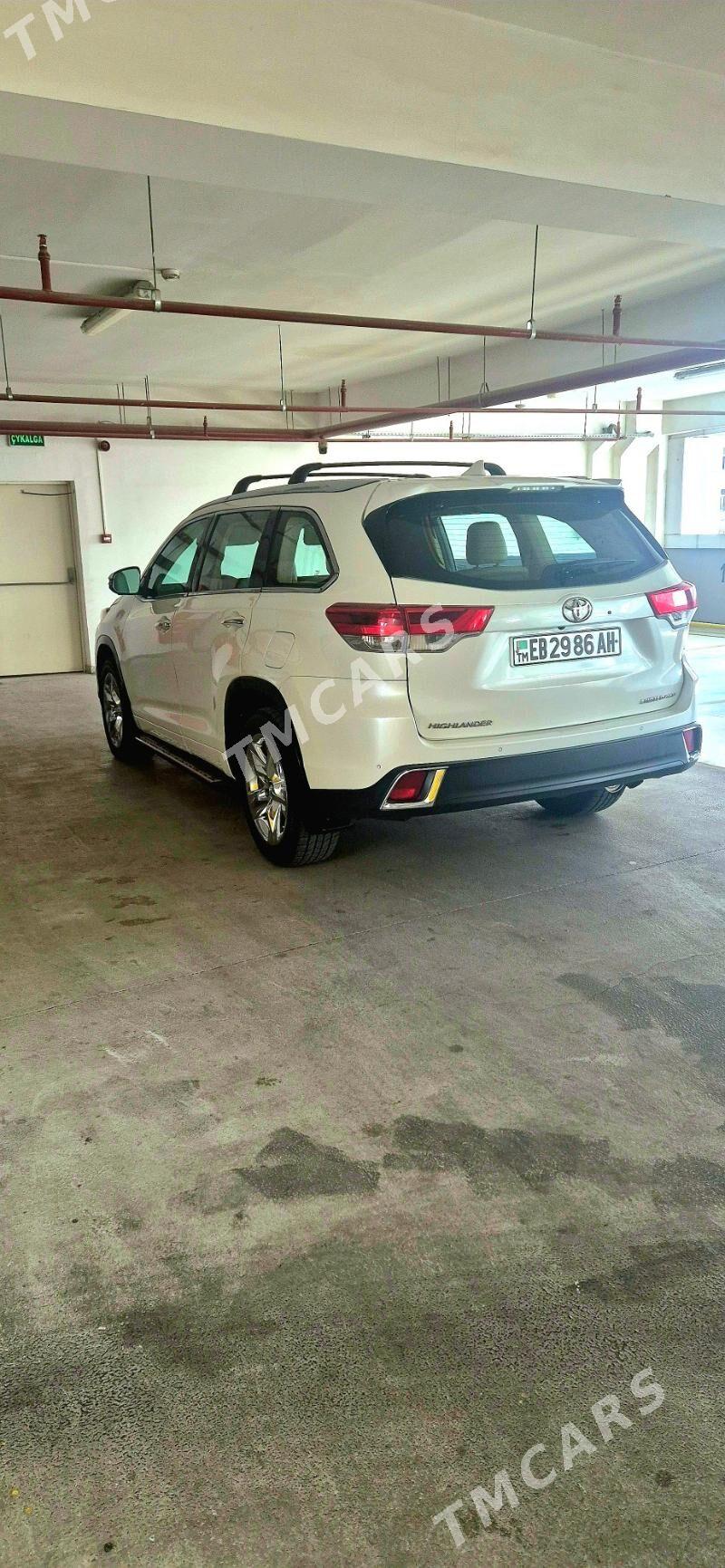 Toyota Highlander 2018 - 430 000 TMT - Aşgabat - img 7