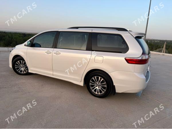 Toyota Sienna 2020 - 465 000 TMT - Багир - img 2