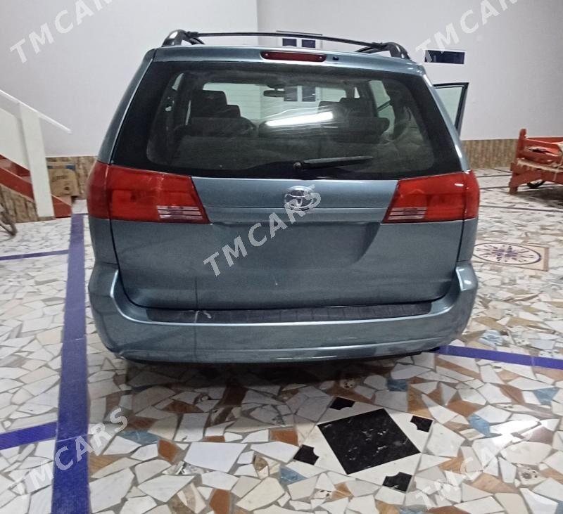 Toyota Sienna 2004 - 180 000 TMT - Çärjew - img 2