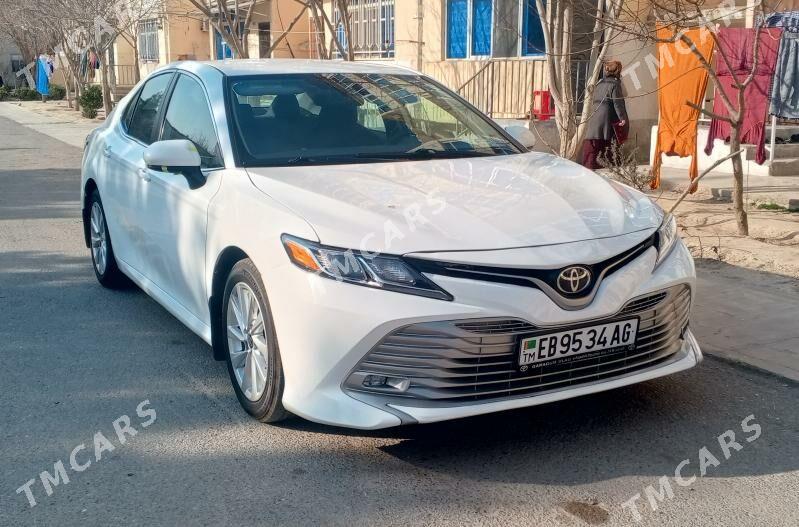 Toyota Camry 2020 - 285 000 TMT - Бузмеин - img 2