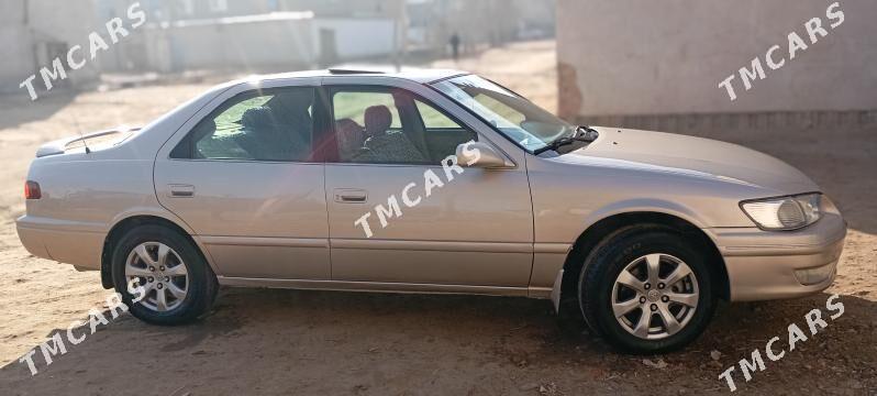 Toyota Camry 1999 - 118 000 TMT - Гурбансолтан Едже - img 3