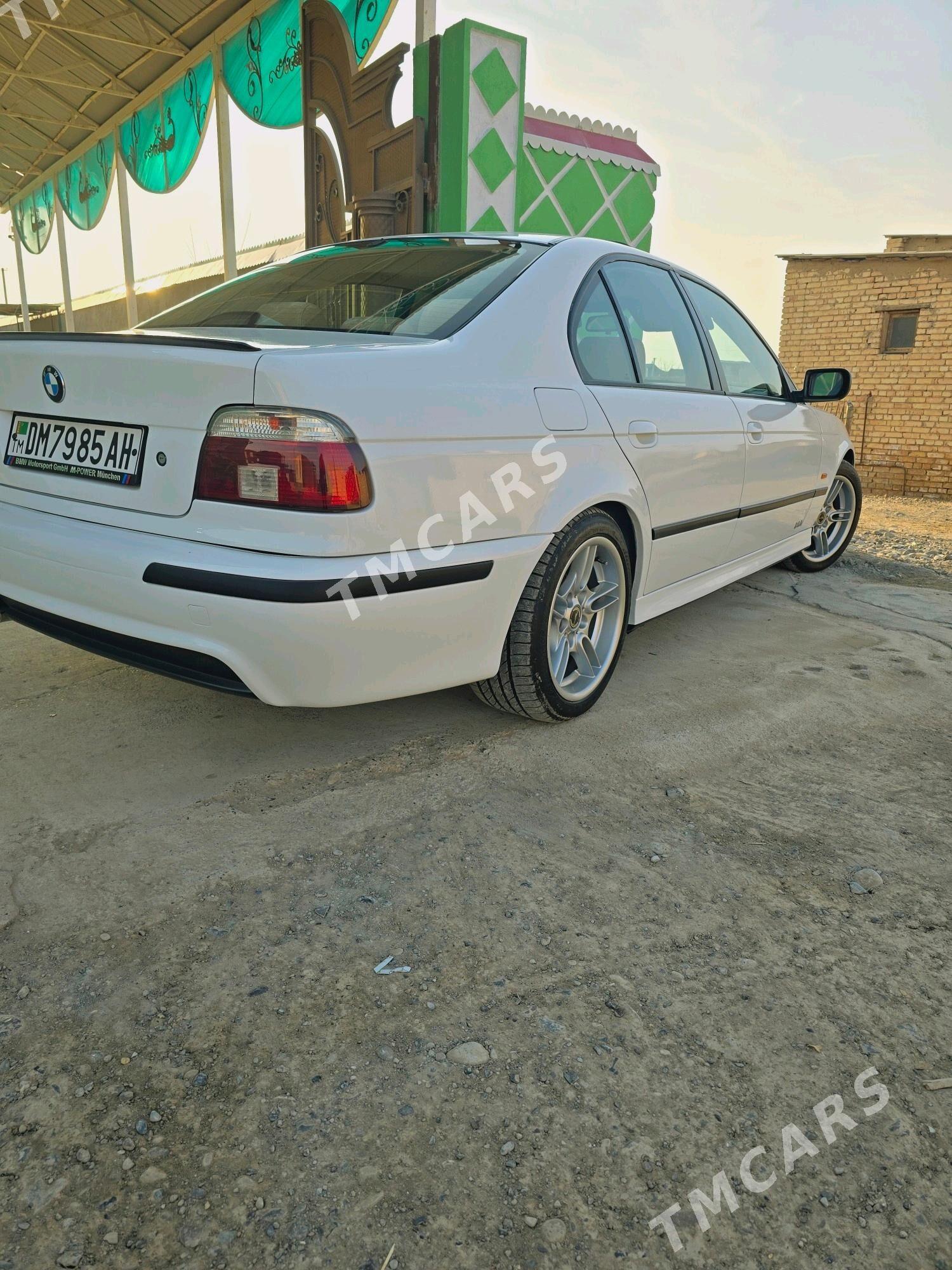 BMW E39 2002 - 110 000 TMT - Кака - img 2