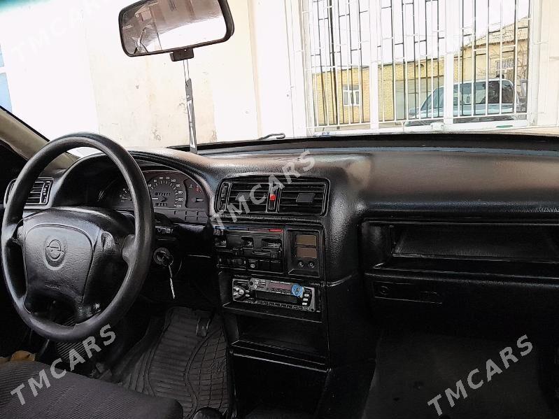 Opel Vectra 1995 - 38 000 TMT - Саят - img 2