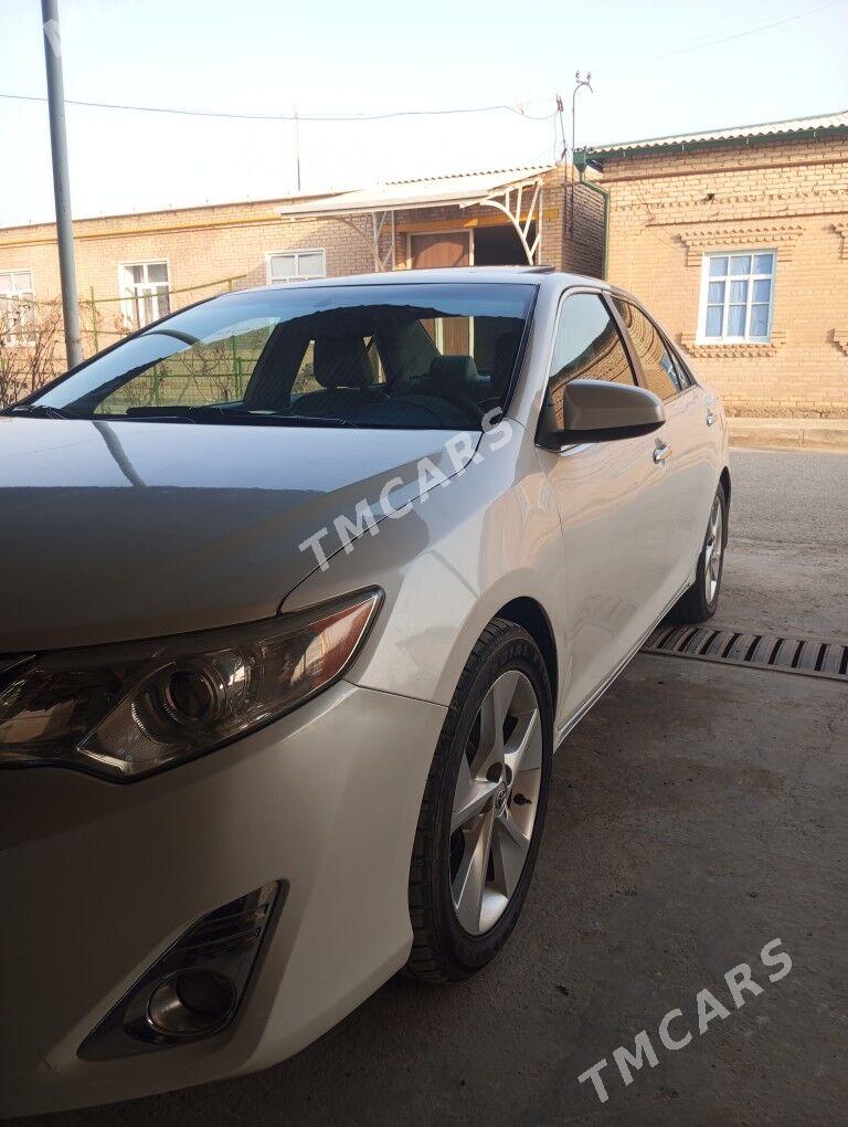 Toyota Camry 2012 - 200 000 TMT - Çärjew - img 2