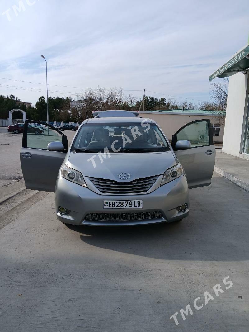 Toyota Sienna 2016 - 320 000 TMT - Türkmenabat - img 2