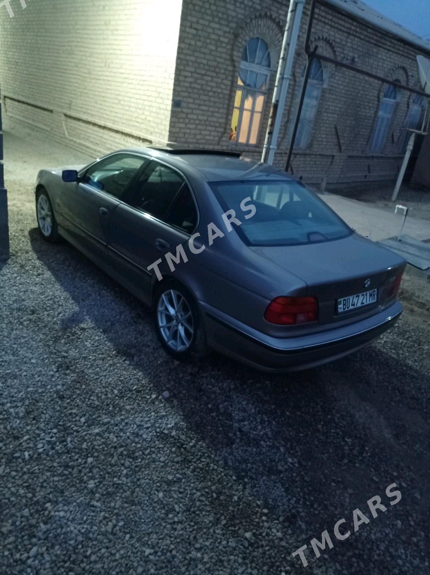 BMW E39 1999 - 75 000 TMT - Мургап - img 2