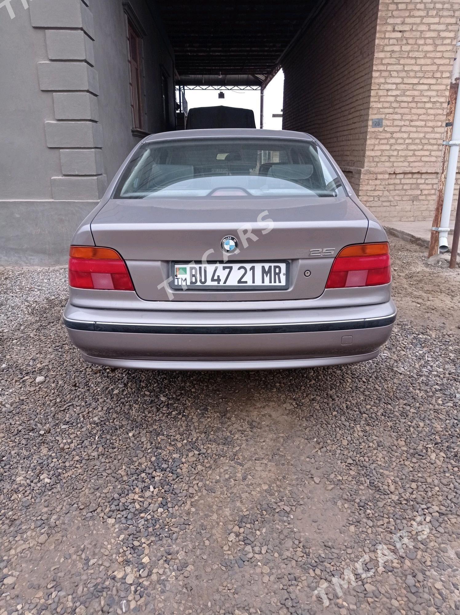 BMW E39 1999 - 75 000 TMT - Мургап - img 4