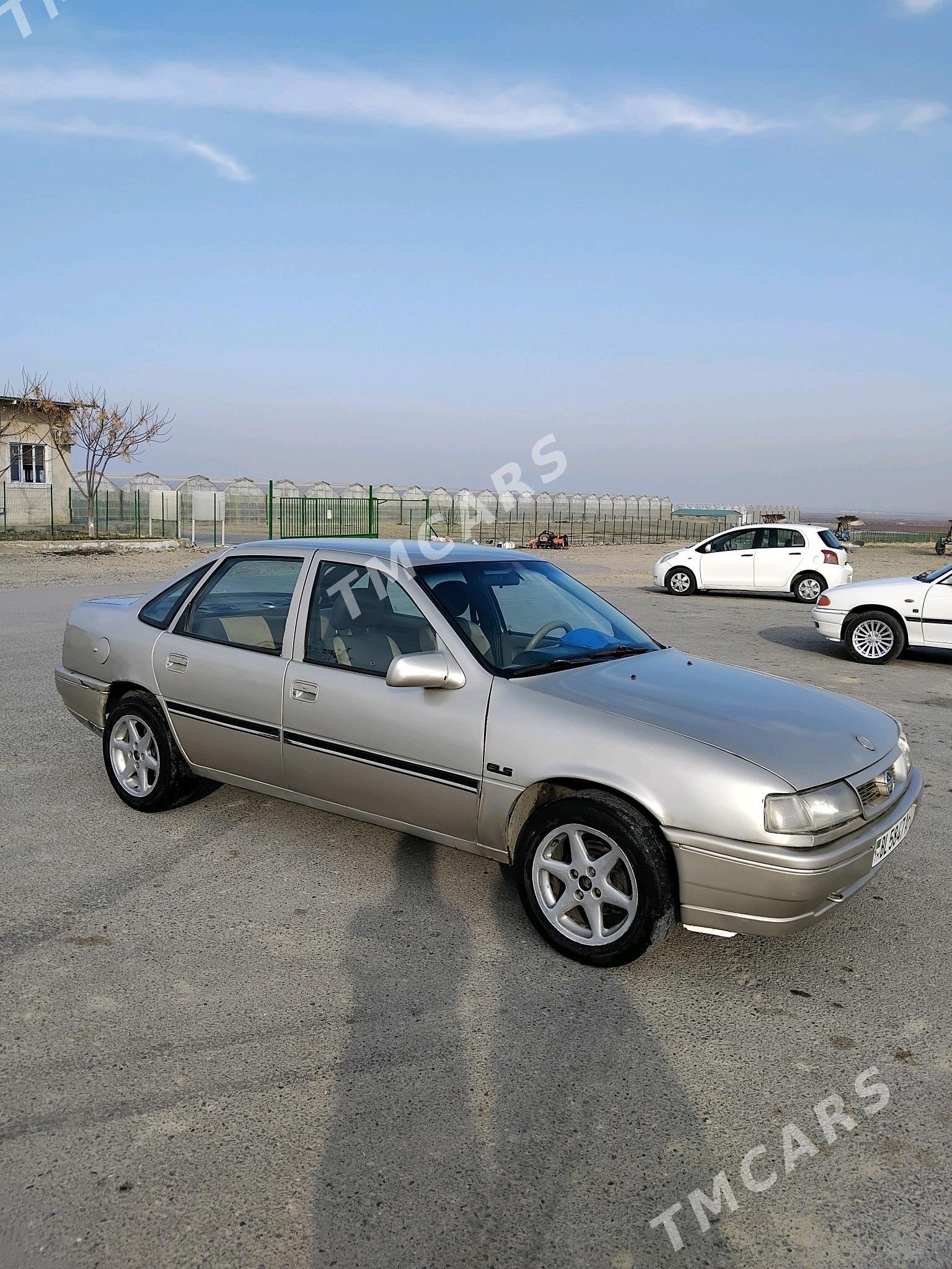 Opel Vectra 1990 - 25 000 TMT - Бахарден - img 2