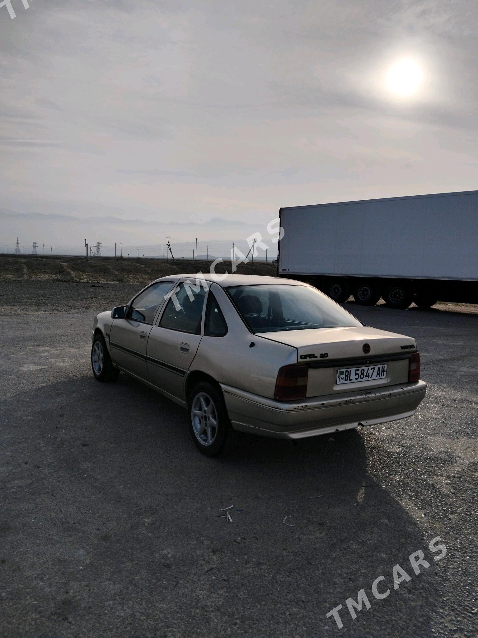 Opel Vectra 1990 - 25 000 TMT - Бахарден - img 5