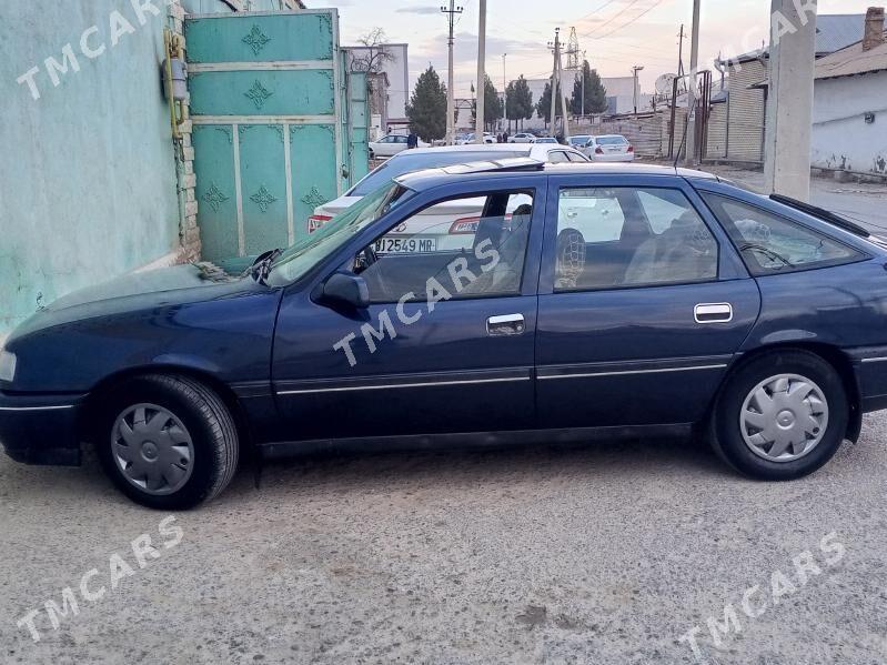 Opel Vectra 1990 - 25 000 TMT - Мары - img 4