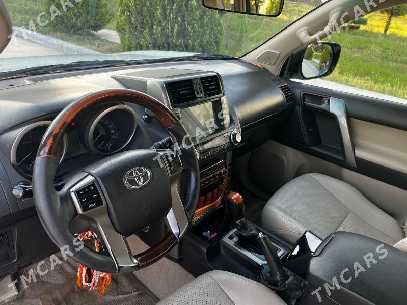 Toyota Land Cruiser Prado 2011 - 500 000 TMT - ул. Подвойского (Битарап Туркменистан шаёлы) - img 10