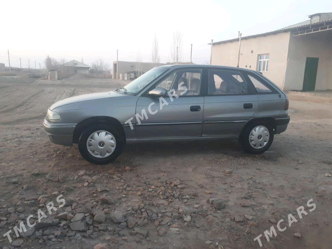 Opel Astra 1993 - 27 000 TMT - Губадаг - img 2