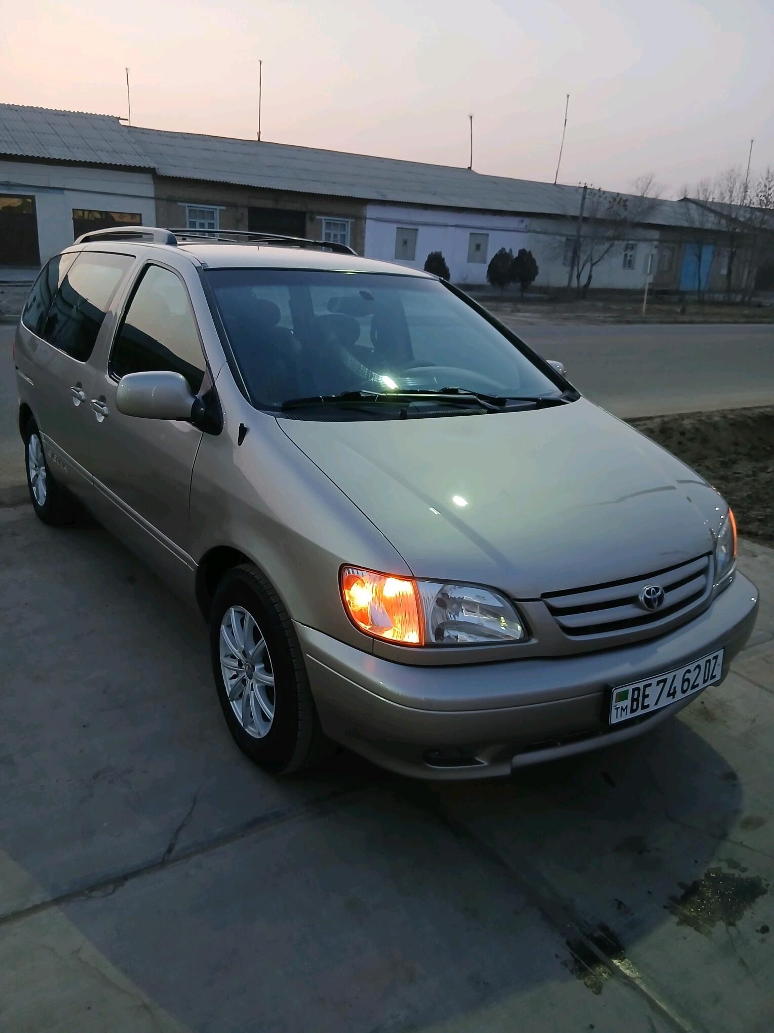 Toyota Sienna 2002 - 160 000 TMT - Дашогуз - img 3