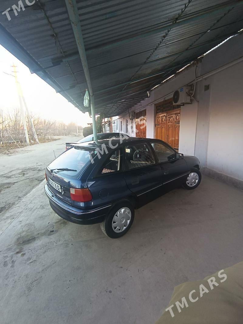 Opel Antara 1993 - 28 000 TMT - Дашогуз - img 4